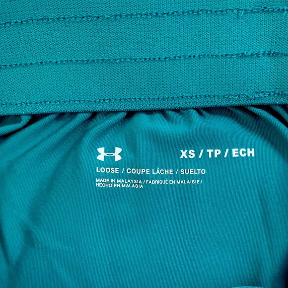 NWT Under Armour Women's Knit Mid-Length Shorts, Size XS, Green - Picture 3 of 9